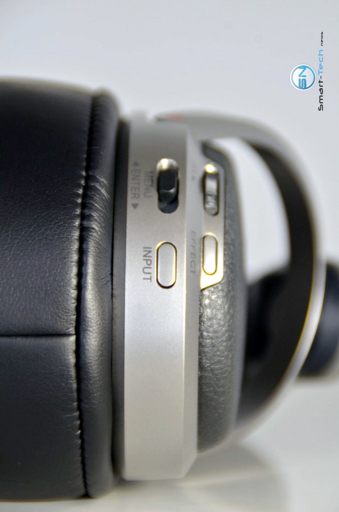 Buttons rechts - Sony MDR-HW700DS - SmartTechNews