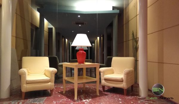 kuenstliche-beleutung-hoteleingang-huawei-nova-smarttechnews