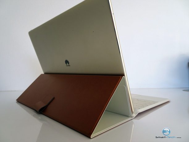 Huawei MateBook - SmartTechNews - Stand von hinten